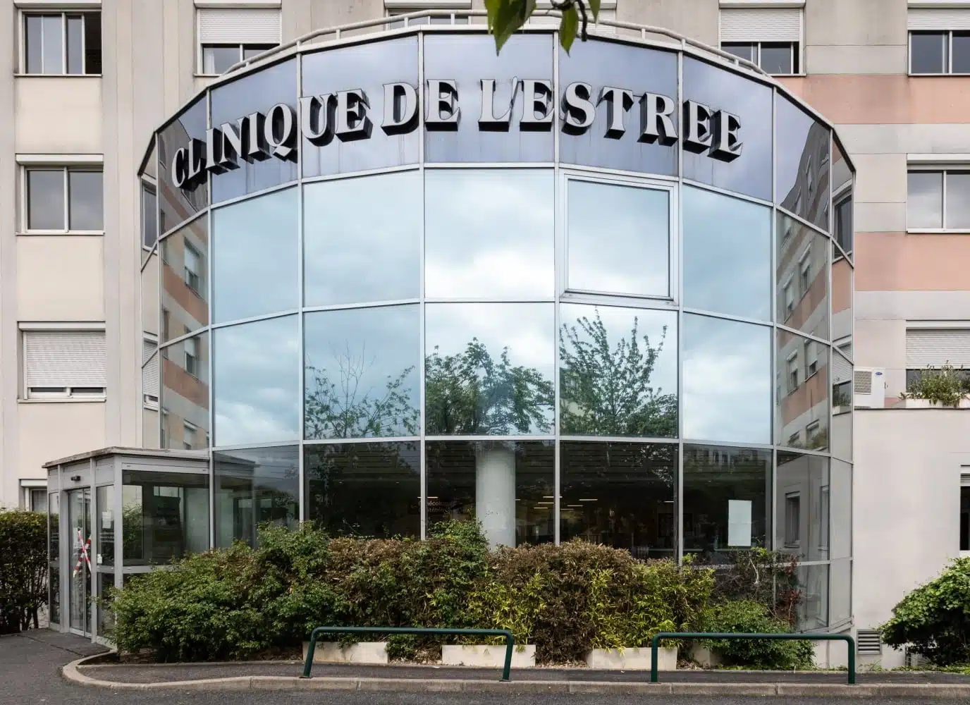 Image de l entree du centre d IRM et de Scanner Clinique de l Estree| Groupe Revelis