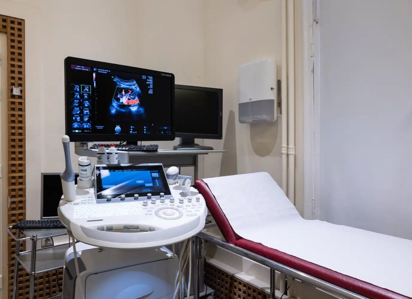 Salle d echographie du centre imagerie medicale Goumot et associes | Groupe Revelis