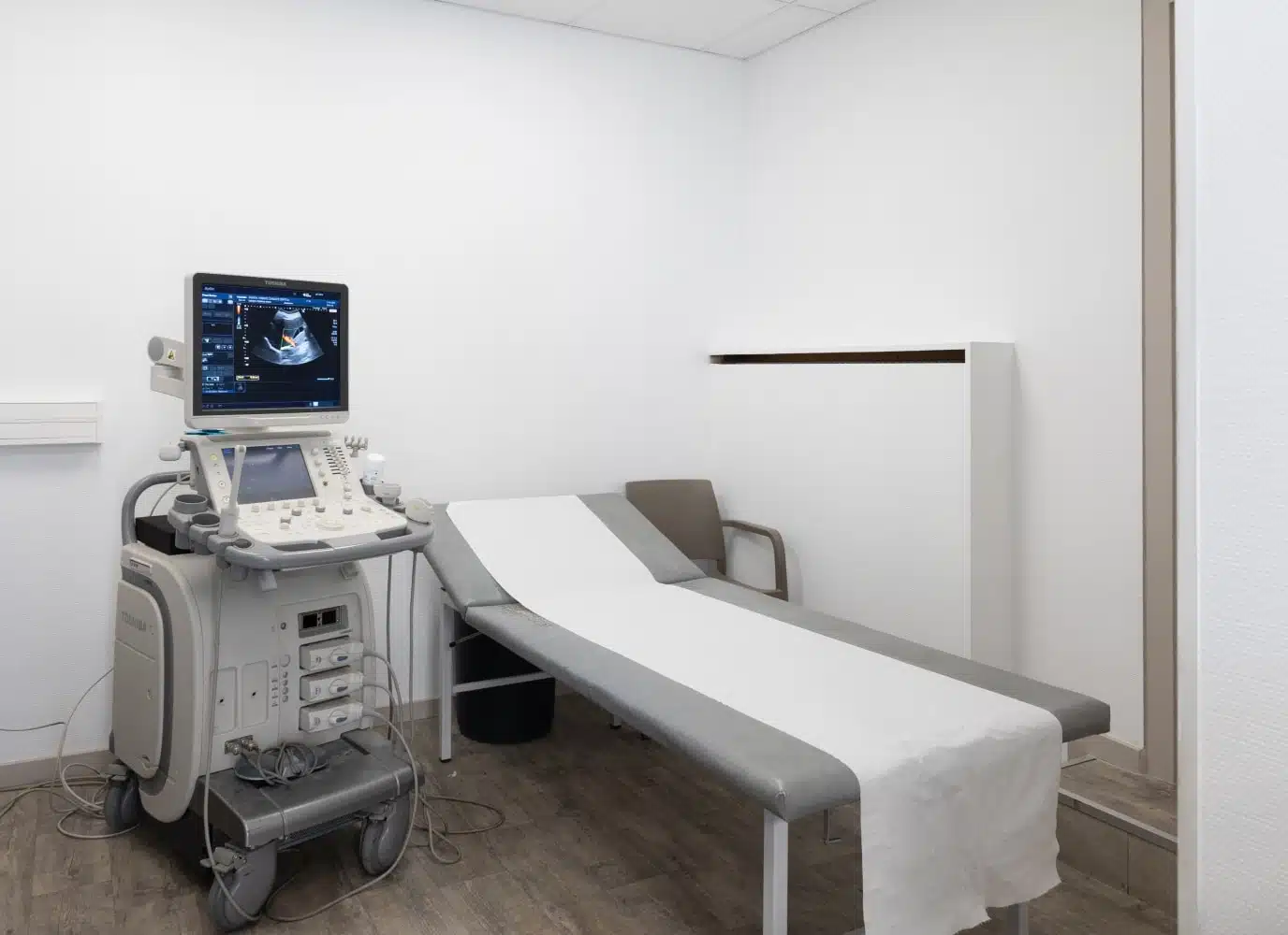 Salle d echographie du centre de radiologie Paris 19 l Ourcq | Groupe Revelis